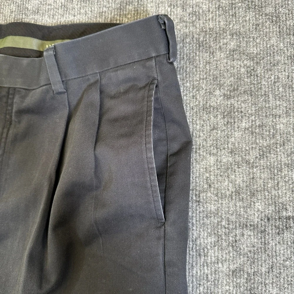 LL Bean Classic Fit Pleated Chino Pants Mens 32x31 Navy Blue Cotton 262552